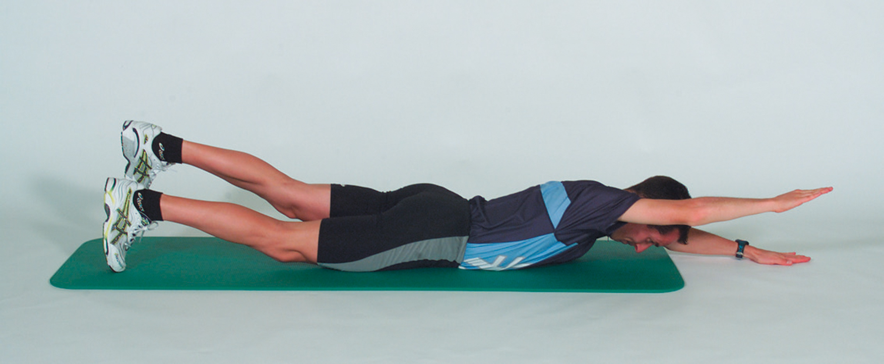 Renforcement musculaire – Dorsaux: Lever le bras et la jambe