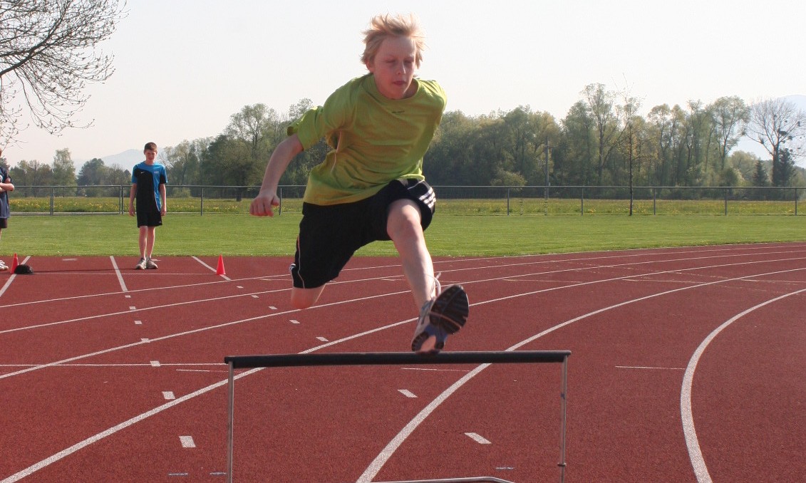 J+S-Kids – Leichtathletik: Lektion 16 «Vom Hindernisse überlaufen zum