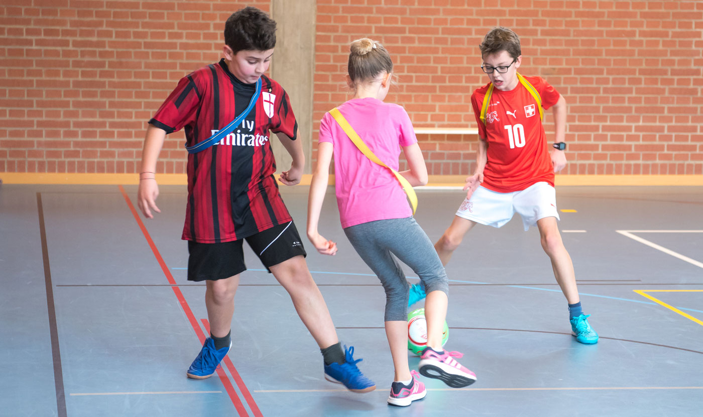 fussball-in-der-schule-spielen-d-lehren-mobilesport-ch